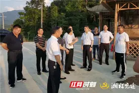 听！脱贫路上铿锵的足音图片