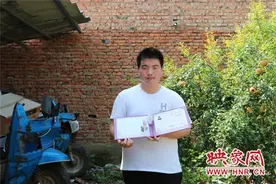 项城一高为考入清华大学的学生送去录取通知书图片