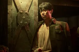 “朱胜忠”魏晨：长发更符合疯子、艺术家气质丨《八佰》演员说图片