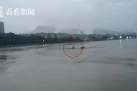 轻生女子跳江后后悔 借浮木求生6小时漂流81公里图片