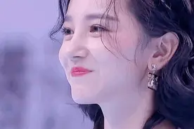 迪士尼在逃公主找到了！31岁依旧天使脸蛋，魔鬼身材······图片