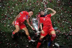 拜仁时隔七年再夺欧冠，却因一对男团CP在球迷中“翻车”图片