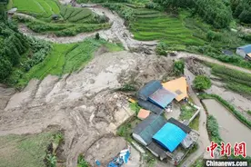 云南芒市发生山洪滑坡泥石流 1人遇难图片