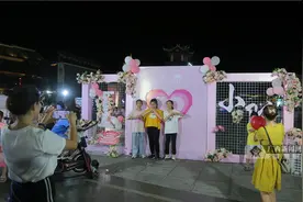 高清图集：七夕节，百色田阳古城乐悠悠图片