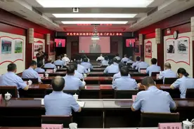 百色市公安局召开局党委（扩大）会议，学习贯彻习近平总书记在中国人民警察警旗授旗仪式上的重要训词精神图片
