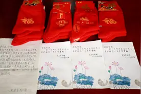 “暖遍全网“的济南老人找到了！还制作了三千多张感谢卡送给帮助过她的人图片