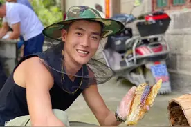 90后消防员退伍后回乡卖蜂蜜 年收入1500万 圈粉255万图片