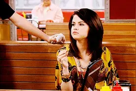 家中冰箱放在哪里都行，但不能放这3个地方，很多人不知道图片