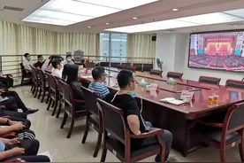 “他是我的大哥，我的榜样，我要向他学习！”图片