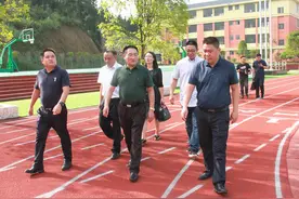 郭正勇到福泉市特殊教育学校调研图片