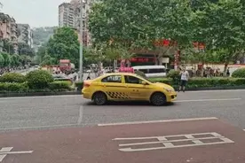 一女子横穿公路被车撞 民警：受了伤而且还要担责图片