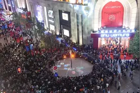 开街啦，南京路步行街和外滩手牵手！开游啦，旅游节半价优惠都在这里图片