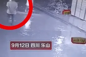 女子凌晨小区内被陌生男子袭击，保安竟无视？！官方通报图片