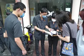 拘！房产中介占据“法拍房”，还撕毁法院公告，对企业罚款30万元图片