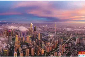 雨后广州晚霞漫天 满城尽带“黄金甲”图片