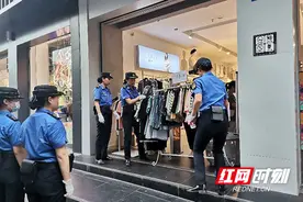 芦淞区城管大队开展“市容环境整治百日攻坚行动”图片