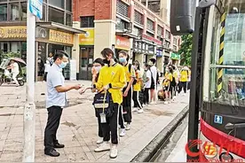 佛山拟出台公共汽车乘车守则 自行车活禽宠物不能上公交图片