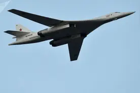 俄副防长：改进型图-160战略轰炸机将于2021年交付部队图片