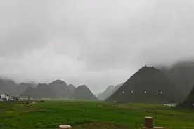 广西隆林：石漠化山区桑蚕产业助力脱贫图片