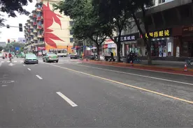 为“网红小吃街”让路 成都45路公交建设巷调度站迁移图片