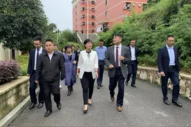 曾薇到贵州应用技术职业学院调研图片