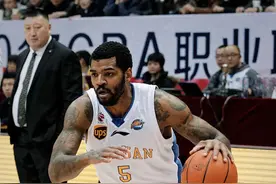 被裁近6年后 活塞终于付清了约什-史密斯的高额薪水图片