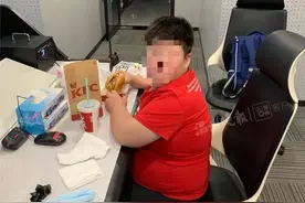 乐清一小男孩在肯德基吃“霸王餐”？原因竟是奶奶不给他“吃饱饭”图片