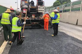 大家吐槽最多的320国道富阳段最新：这两天坑基本都补了，两三个月后路况会越来越好图片