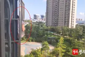 消防员劝跳楼女生“考上大学母亲就不唠叨你了”遇神回答：我已经上大学啦图片