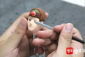 视频 | 帅气小战士，娇艳玫瑰花，军训新生“塑造自我”送家长“孝心礼”图片