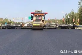 山东第三条双向八车道高速：京沪高速改扩建沂南段双向八车道贯通图片