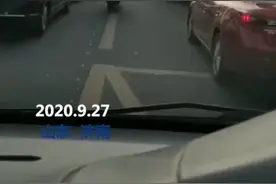 暖心闻｜真骑士！济南早高峰救护车被堵 男子骑摩托车一路开道图片