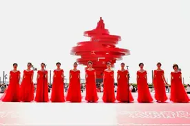双节同庆！五四广场劲歌热舞嗨爆了图片