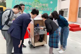 棉球丢弃箱、口罩回收柜、AI识“光盘”……上海垃圾分类出新招图片