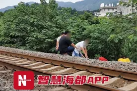 福州一女子遭火车碾压身亡，村民称系过铁路时躲闪不及被撞图片