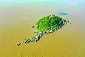 守护灯塔20多年 这个国庆池才明再次选择留守海岛图片