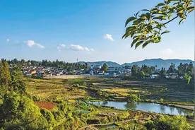 阿佤人民再唱新歌（集中连片特困地区贫困村调研行）——云南腾冲市三家村中寨司莫拉佤族村脱贫调查图片