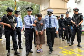 持刀疯狂行凶26秒，安徽一对兄妹惨遭杀害，警方全城缉凶……图片