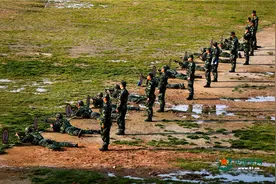 决战巅峰！特战队员比武就是这样“燃”图片