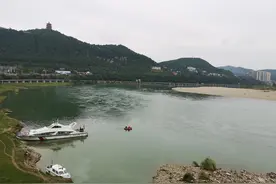 四川苍溪救人民警失联后续：各方力量仍在全力搜救，救人民警准备年底筹备婚事图片