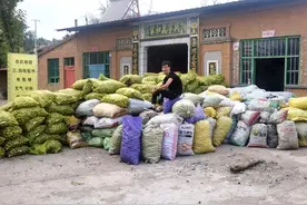 曾被医生预言活不过18岁的他，如今成了全村的骄傲图片