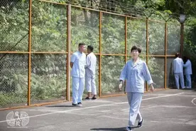 我在精神病院当保安图片