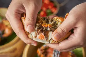 吃货福音：学会这一招，螃蟹家里养七天还鲜活图片