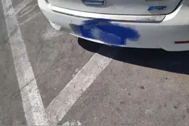 银川市民吐槽停车频遇开门难，交警支招：规范停车留出开门空间图片