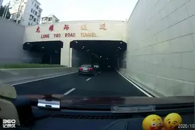 视频疯传！隧道内两车斗气，一车被逼撞墙！交警通报：全都拘了图片
