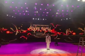 登上央视！沈阳妈妈陪着脑瘫自闭症儿子考出钢琴十级图片