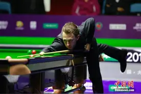 创历史！特鲁姆普成斯诺克德国大师赛首位卫冕者图片