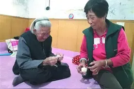 岛城老人享晚福 百岁寿星已过千图片