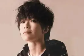 还记得唱《偏爱》的张芸京吗？她俩居然是闺蜜？图片