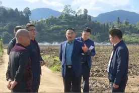 郭正勇到凤山镇调研图片